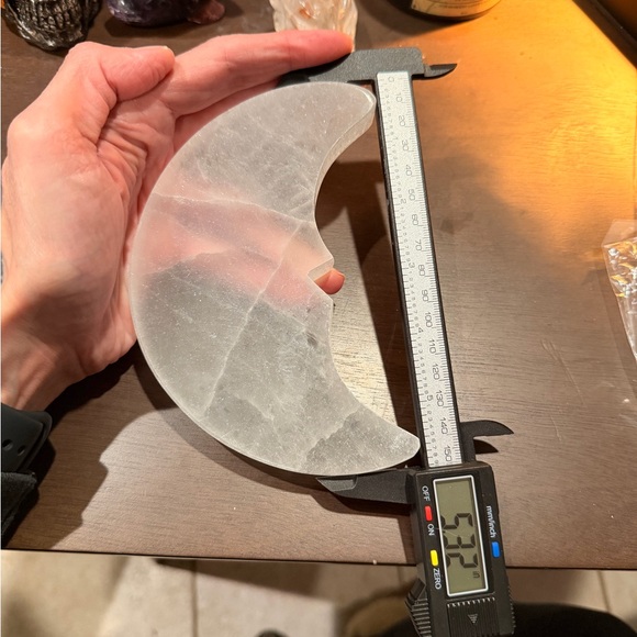 Selenite Moon Charging Plate - Picture 4 of 5